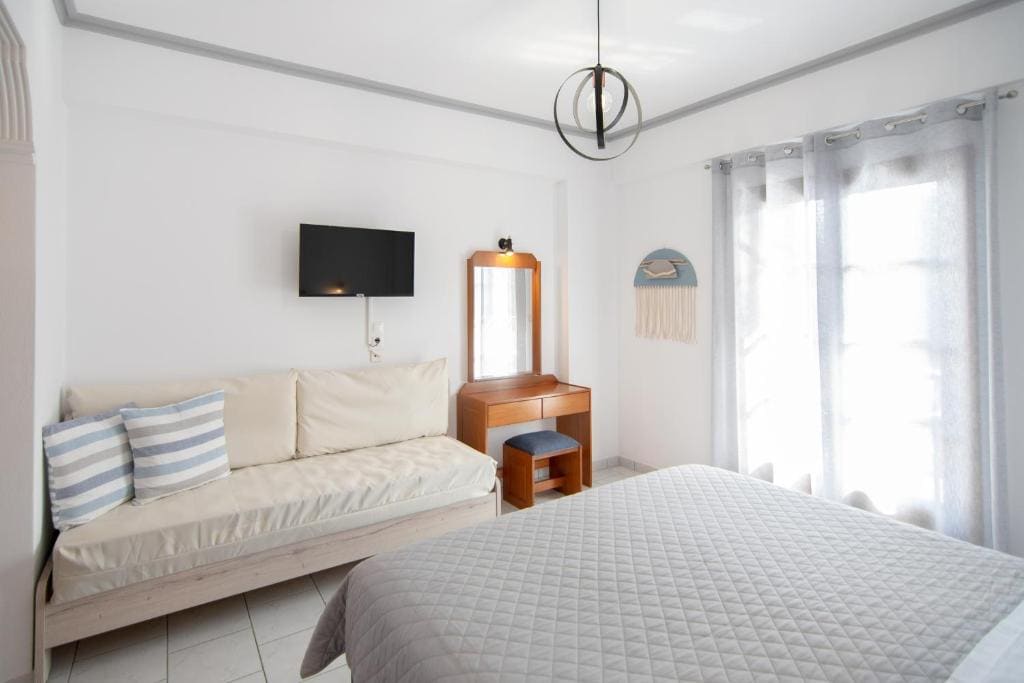 Deluxe Double Room with Extra Bed room - Image 1