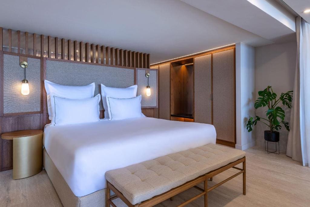 King Grande Suite with Sea View and Private Pool room - Image 2