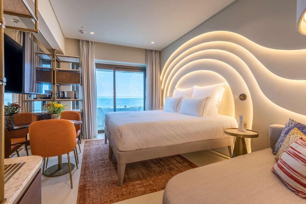 Deluxe King Room with Sea View room - Image 2