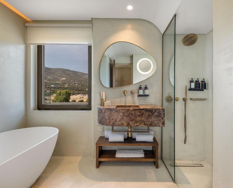 Deluxe King Room with Sea View room - Image 3