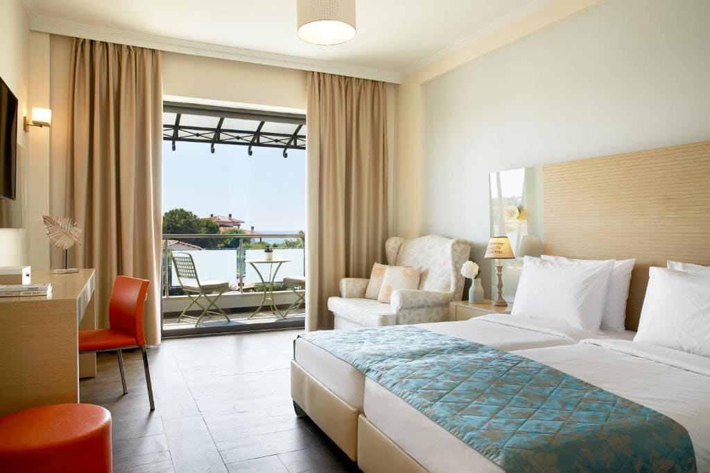 Double Room with Garden View room - Image 3