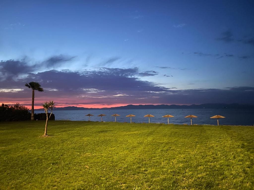 Deluxe Double Room with Sea View room - Image 2