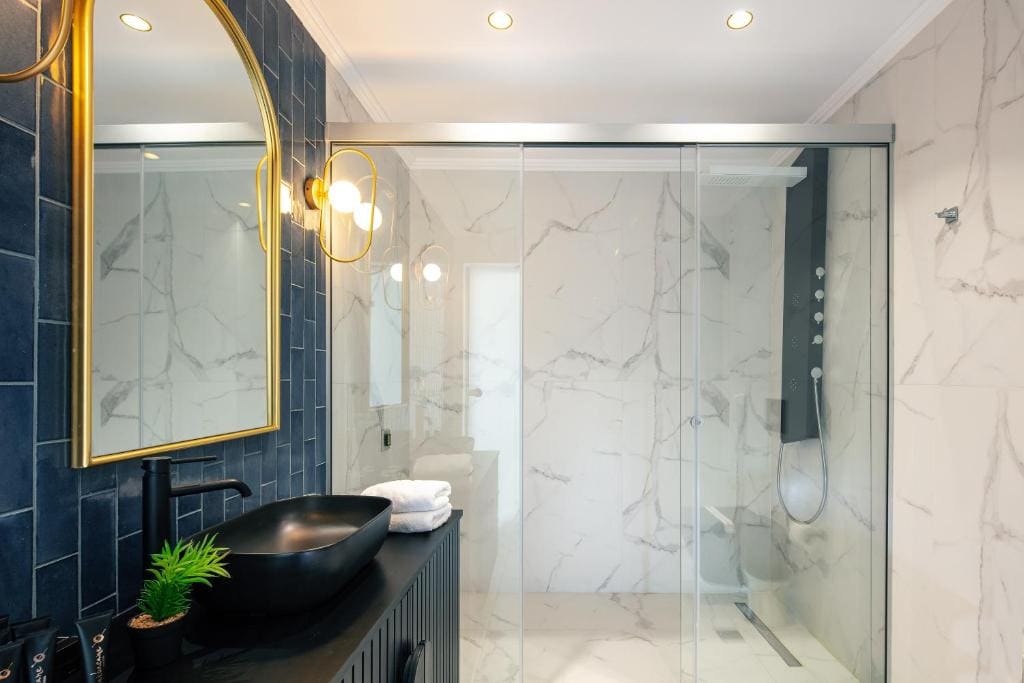 Executive Suite room - Image 1