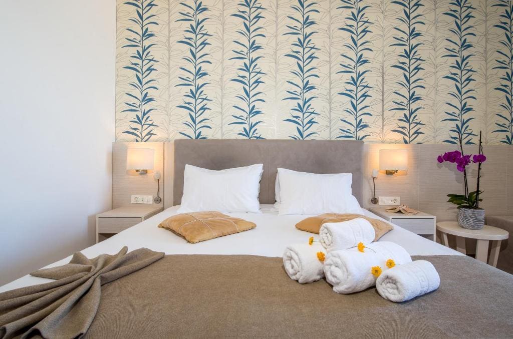 Double Room with Sea View room - Image 1