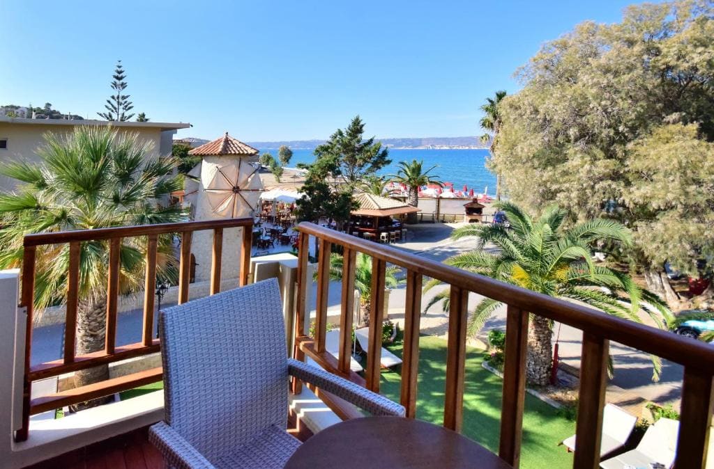 Double Room with Sea View room - Image 3