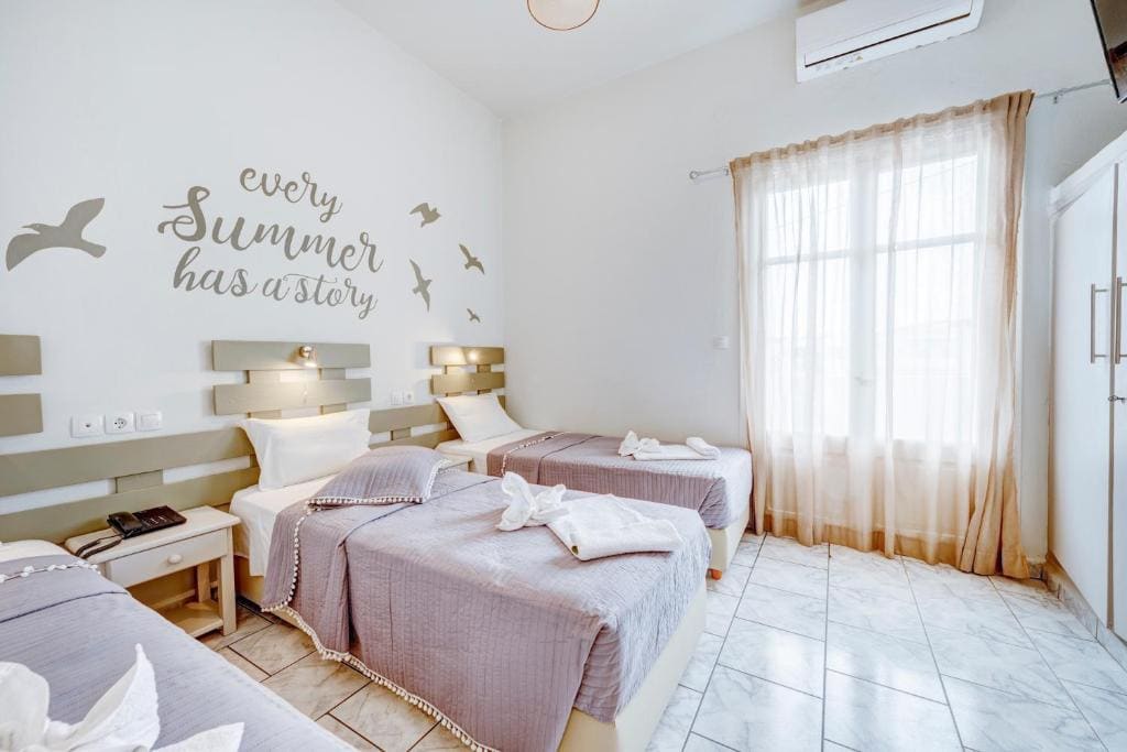 Comfortable Triple Room with Back View room - Image 2