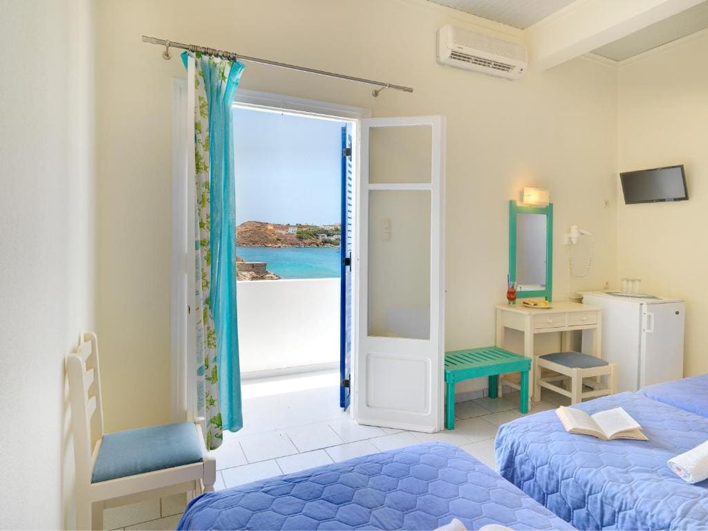 Comfortable Triple Room with Sea View room - Image 1