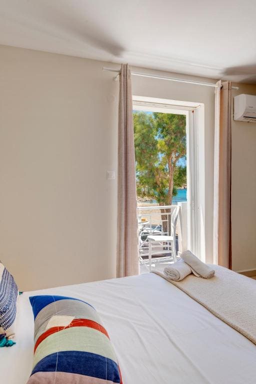 Standard Double Room with Sea View room - Image 3