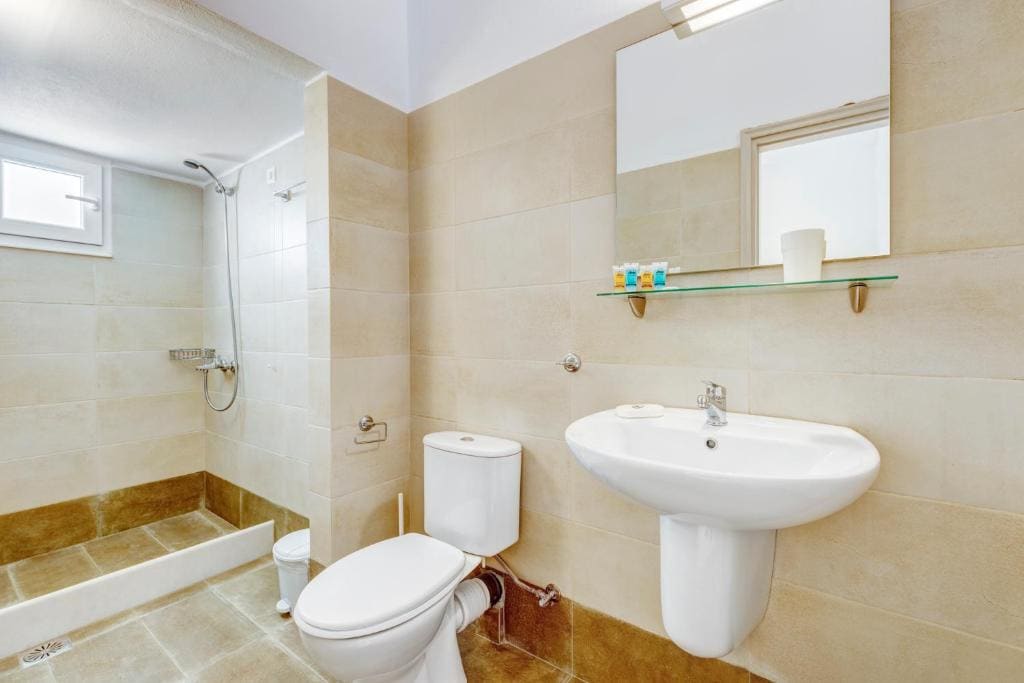 Comfortable Double Room with Back View room - Image 3