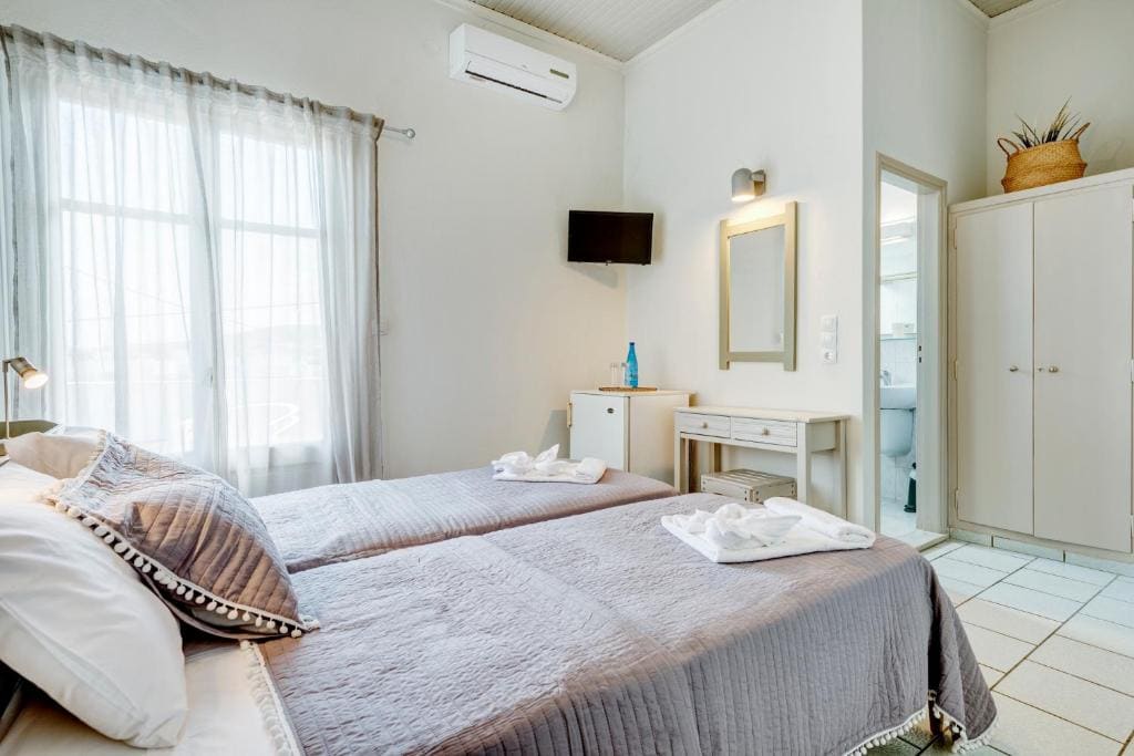 Family Room with Side Sea View room - Image 1