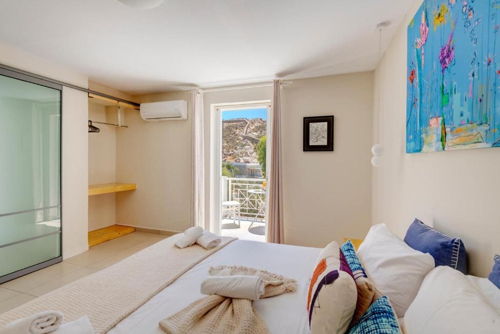 Standard Quadruple Room room - Image 3