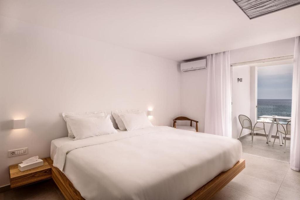 Double Room with Sea View room - Image 1