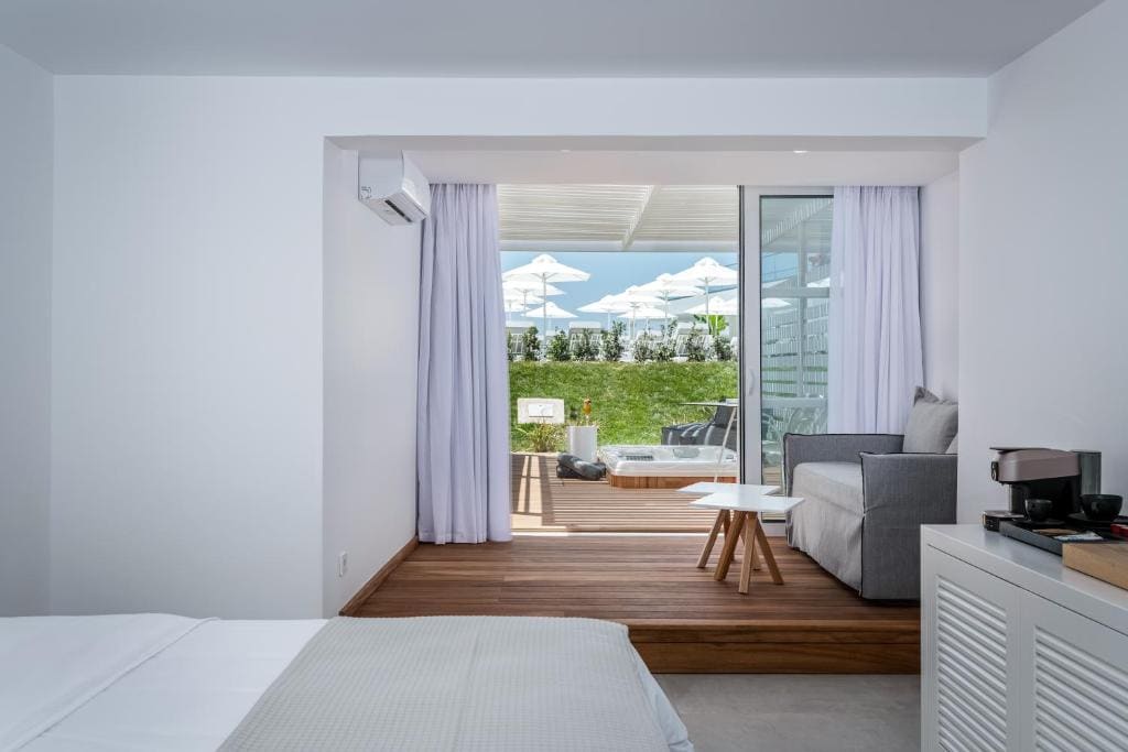 Suite with Hot Tub room - Image 1