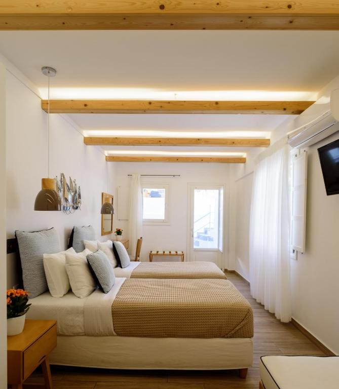 Triple Room with Terrace room - Image 3