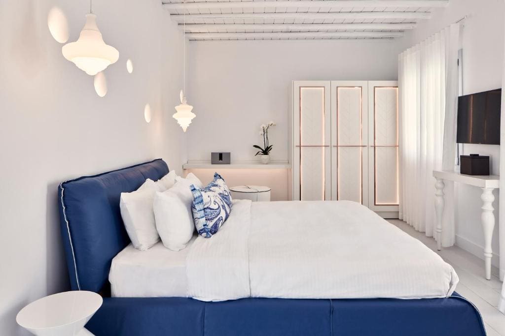 Superior Double Room with Open-Air Jetted Tub and Sea View room - Image 3