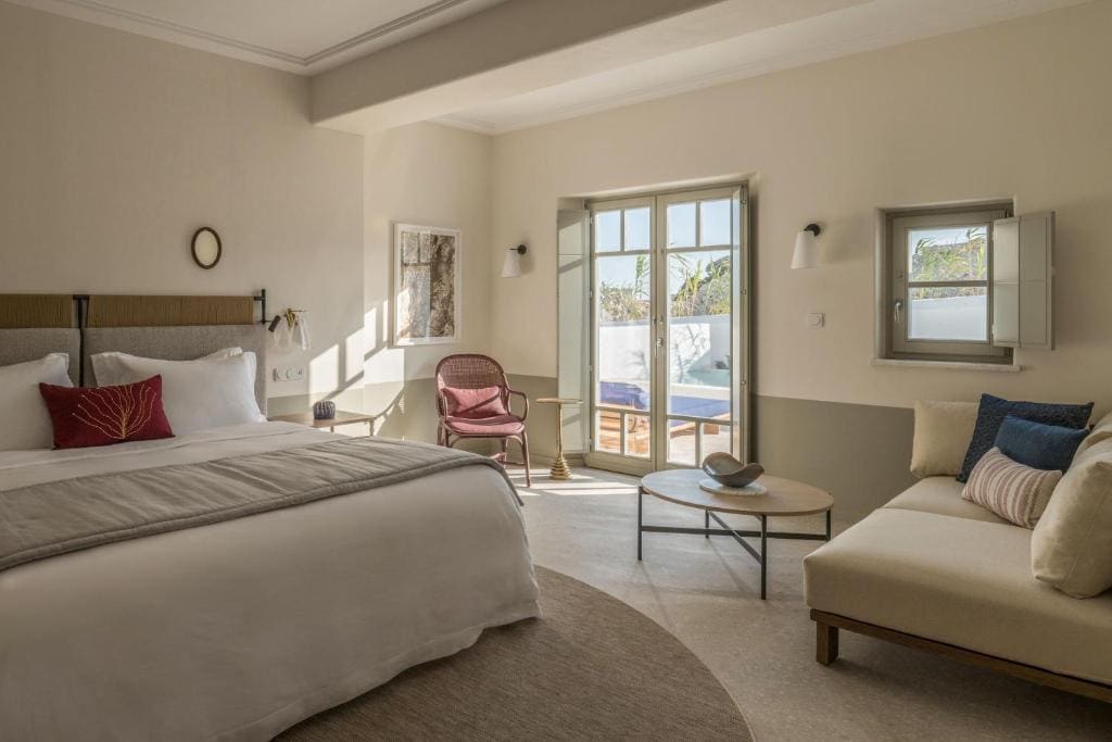 Astro Suite - One-Bedroom King Suite with Balcony and Sea View room - Image 1