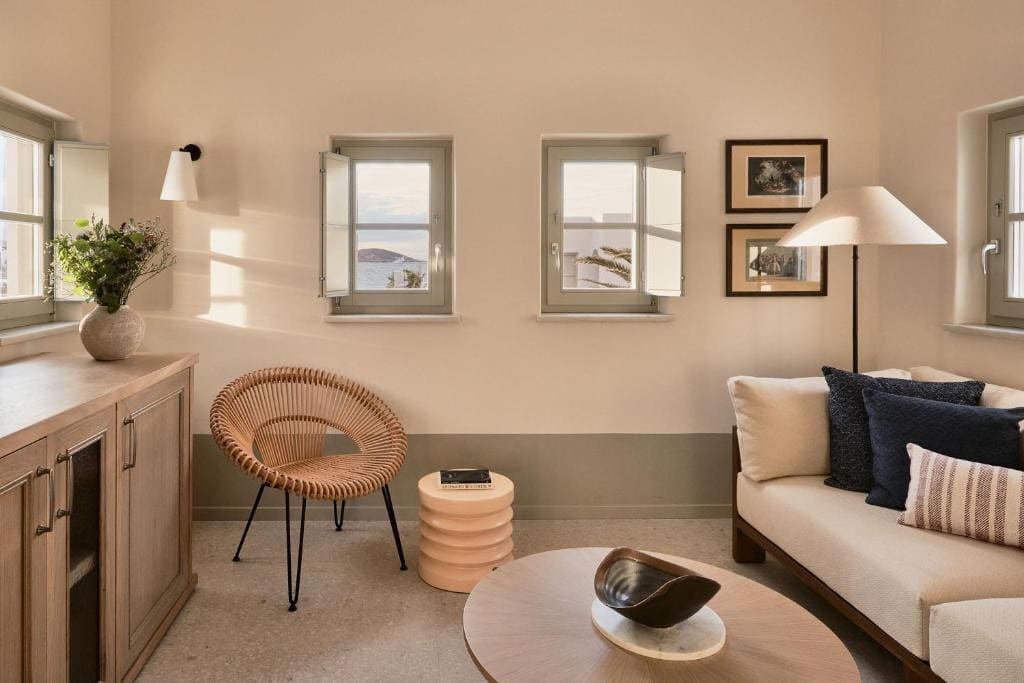 Ether Suite - One-Bedroom Larger King Suite with Sea View room - Image 1