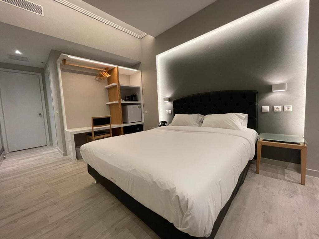 Double Room with Sea View room - Image 1