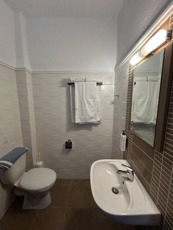 Budget Double Room room - Image 2