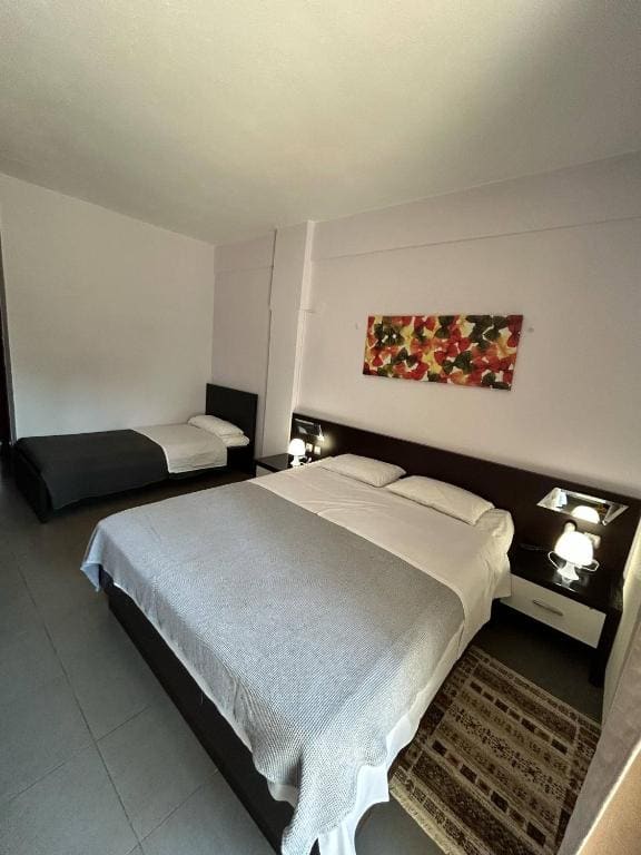 Budget Triple Room room - Image 3