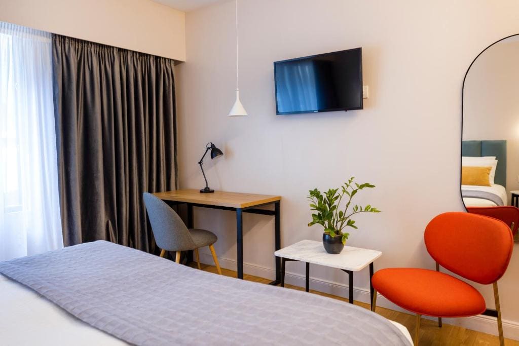 Superior Double or Twin Room room - Image 3