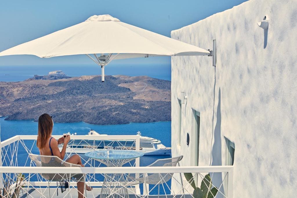 Junior Suite with Hot Tub and Caldera View room - Image 2
