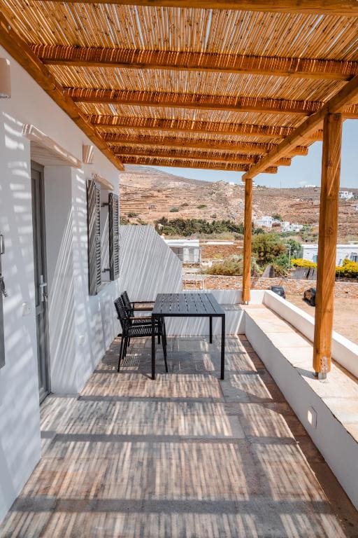 Two-Bedroom Apartment with Balcony and Sea View room - Image 3