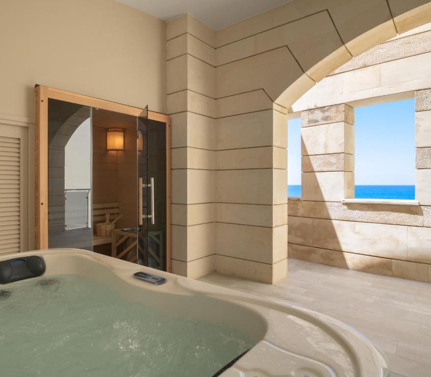 Superior One-Bedroom Suite room - Image 2
