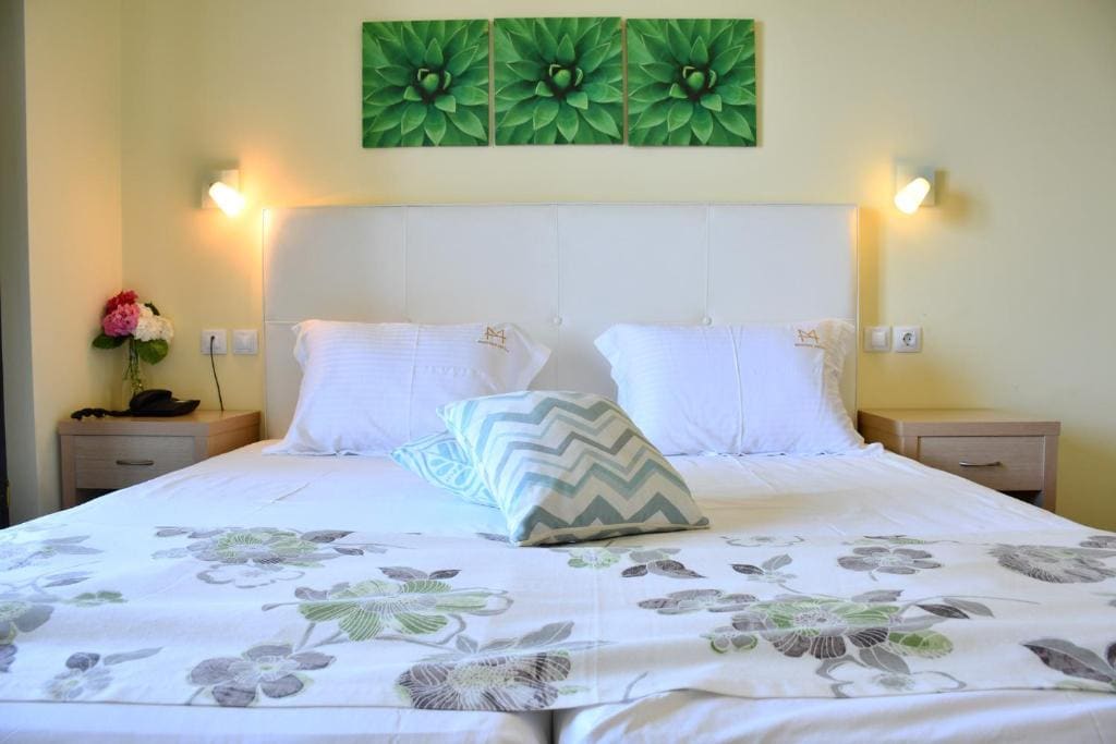 Double or Twin Room with Sea View room - Image 1