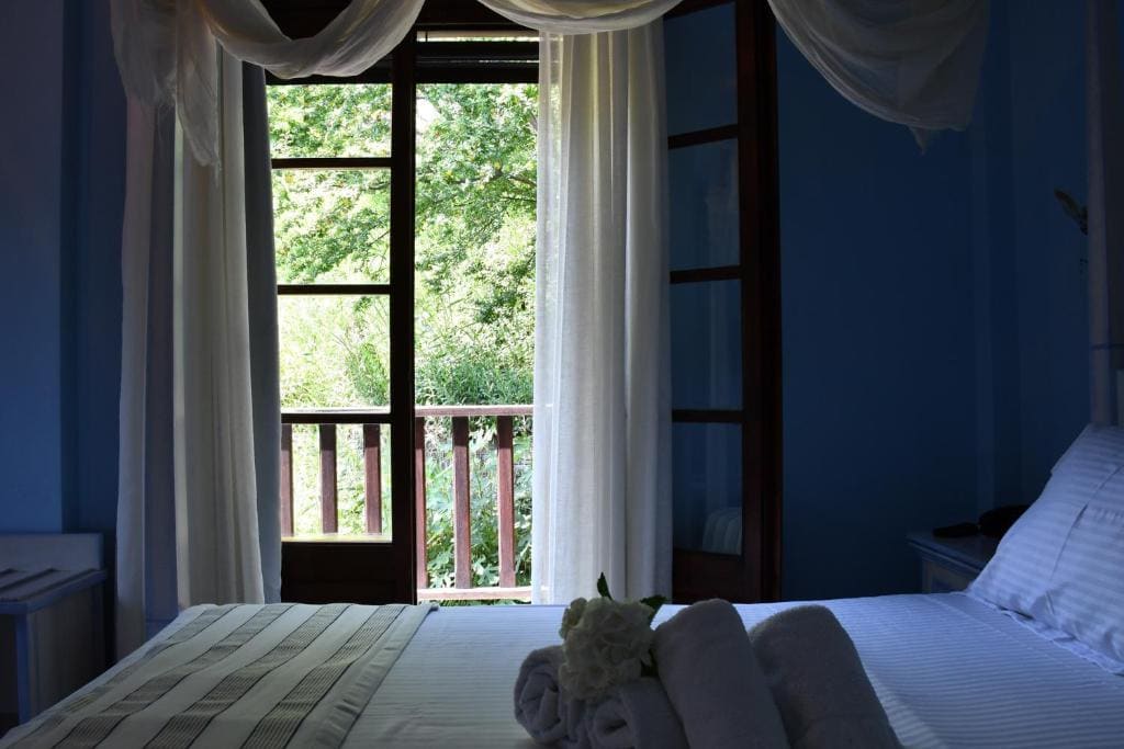 Standard Triple Room room - Image 2