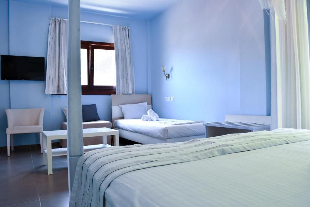 Standard Triple Room room - Image 3