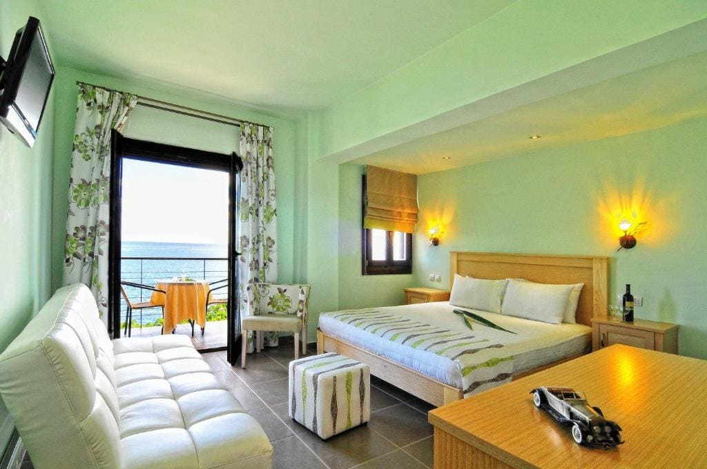 Superior Double Room room - Image 3