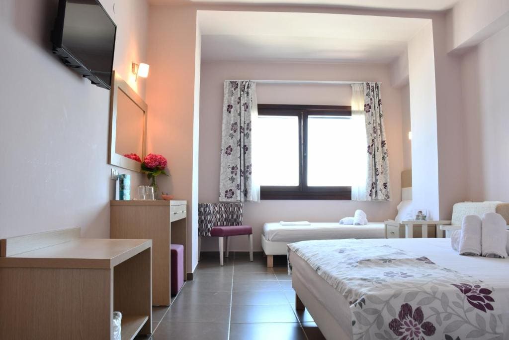Triple Room with Sea View room - Image 1