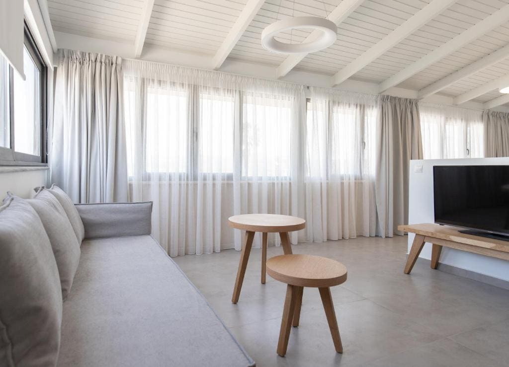 One-Bedroom Apartment room - Image 1