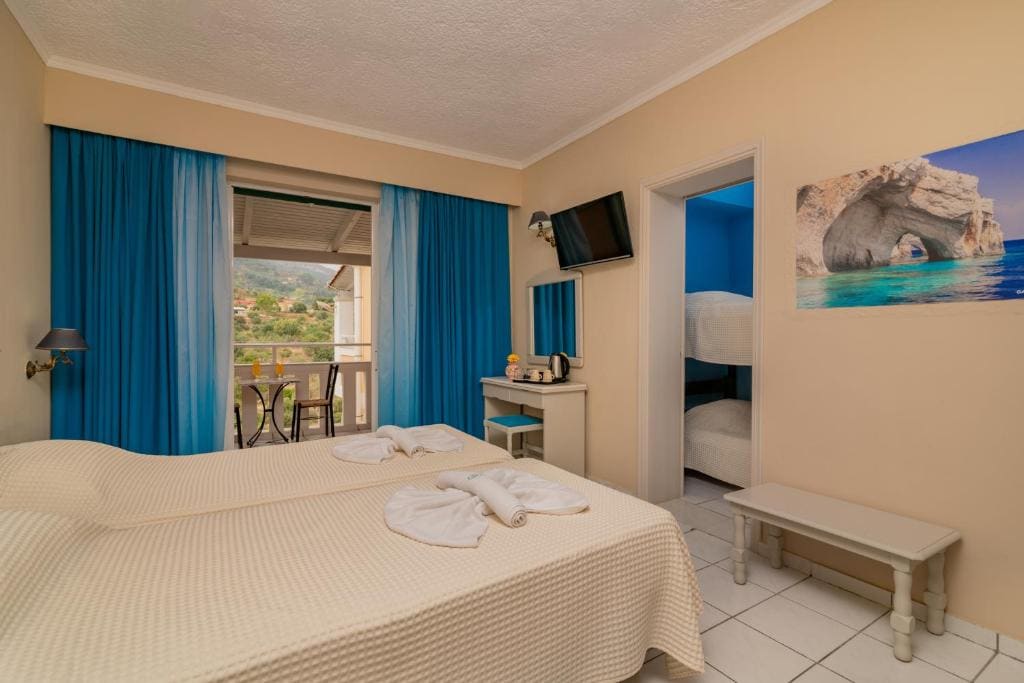 Family Room with Sea View room - Image 3