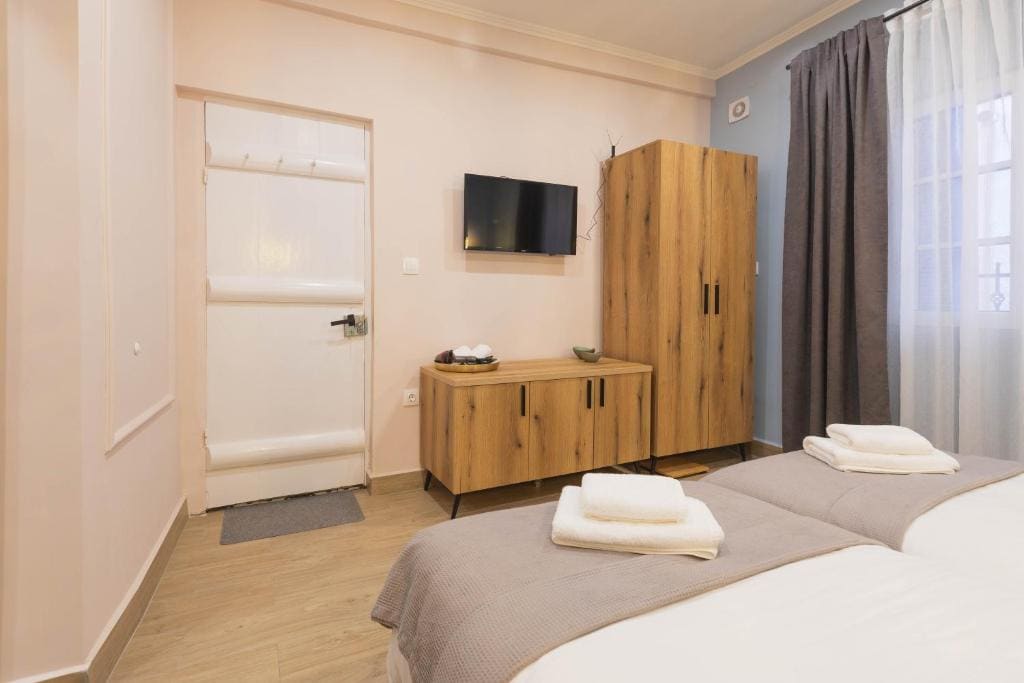 Double or Twin Room with Private Bathroom room - Image 3