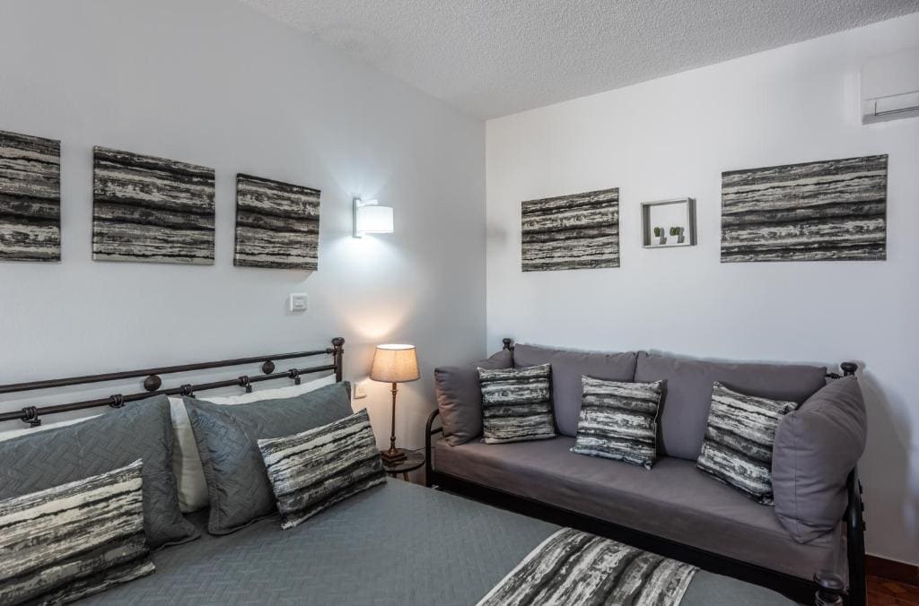 Deluxe Double Room with Balcony room - Image 1