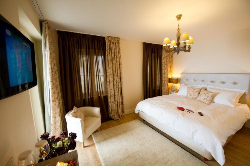 Special offer- Executive Suite with Lake View room - Image 2