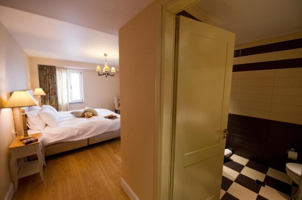 Special offer- Executive Suite with Lake View room - Image 3