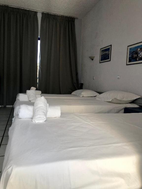 Triple Room with Sea View room - Image 1