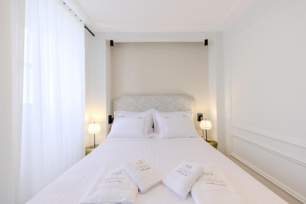 Deluxe Suite with Sea View room - Image 2