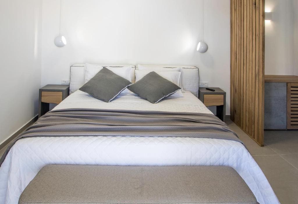Deluxe Suite with Partial Sea View room - Image 1