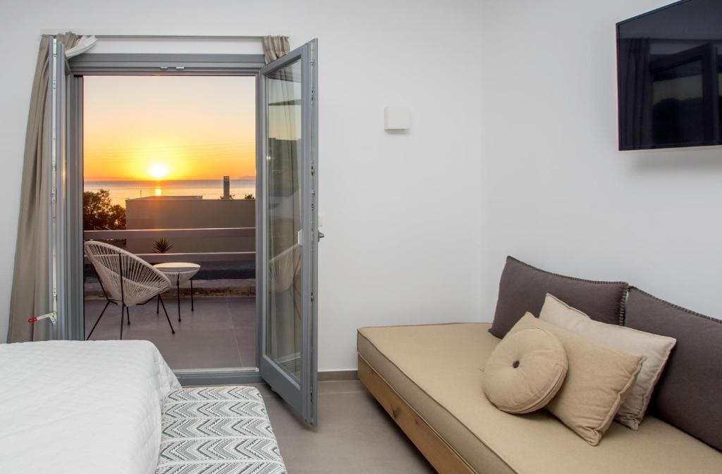 King Suite with Sea View room - Image 1