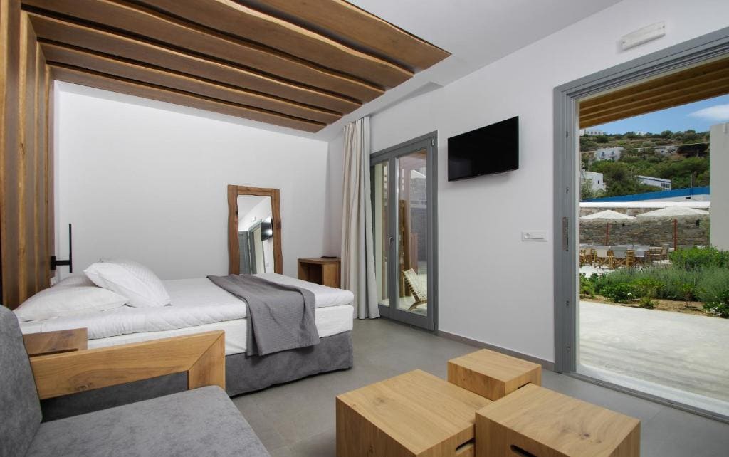 Suite with Garden View room - Image 2