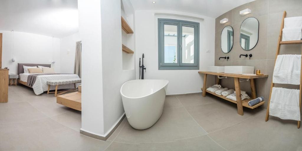 King Suite with Sea View room - Image 3