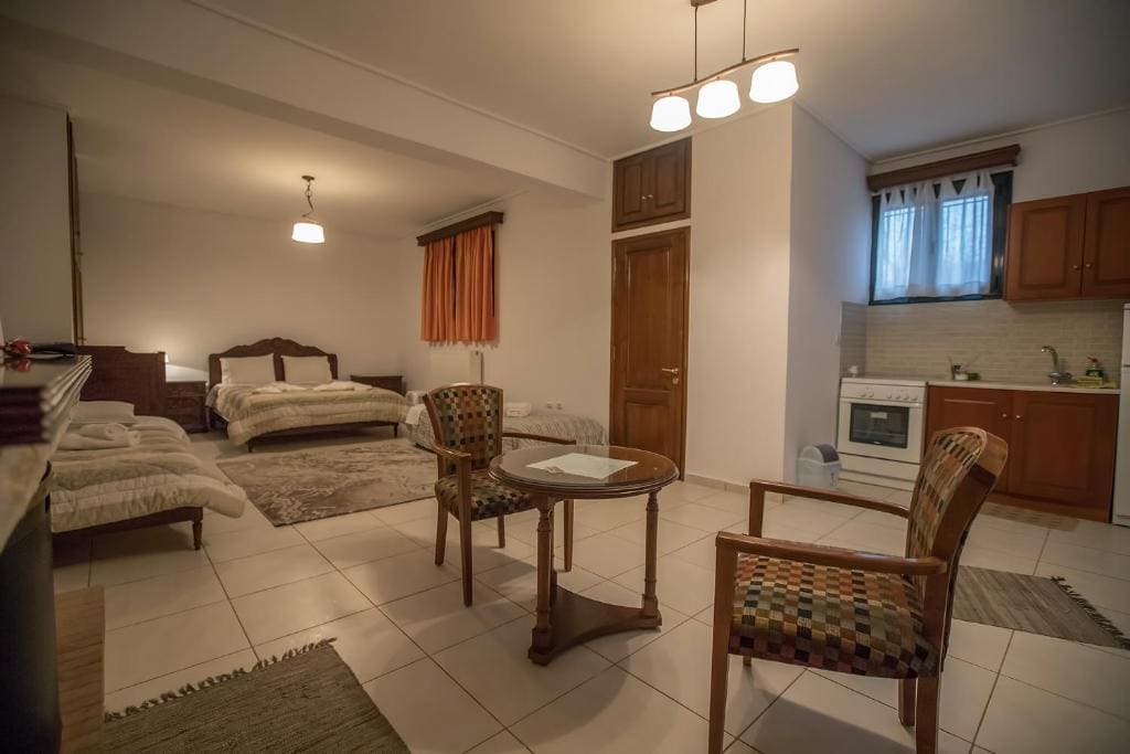 Quadruple Room room - Image 2