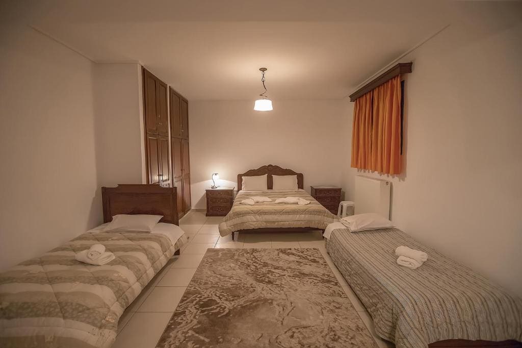 Quadruple Room room - Image 1