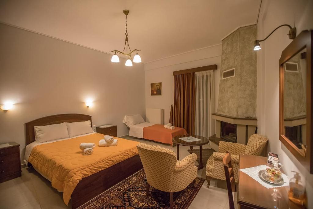Triple Room with Lake View room - Image 1