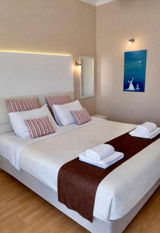 Double or Twin Room with Sea View room - Image 2