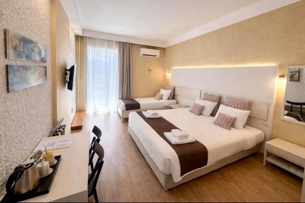 Double or Twin Room with Sea View room - Image 1
